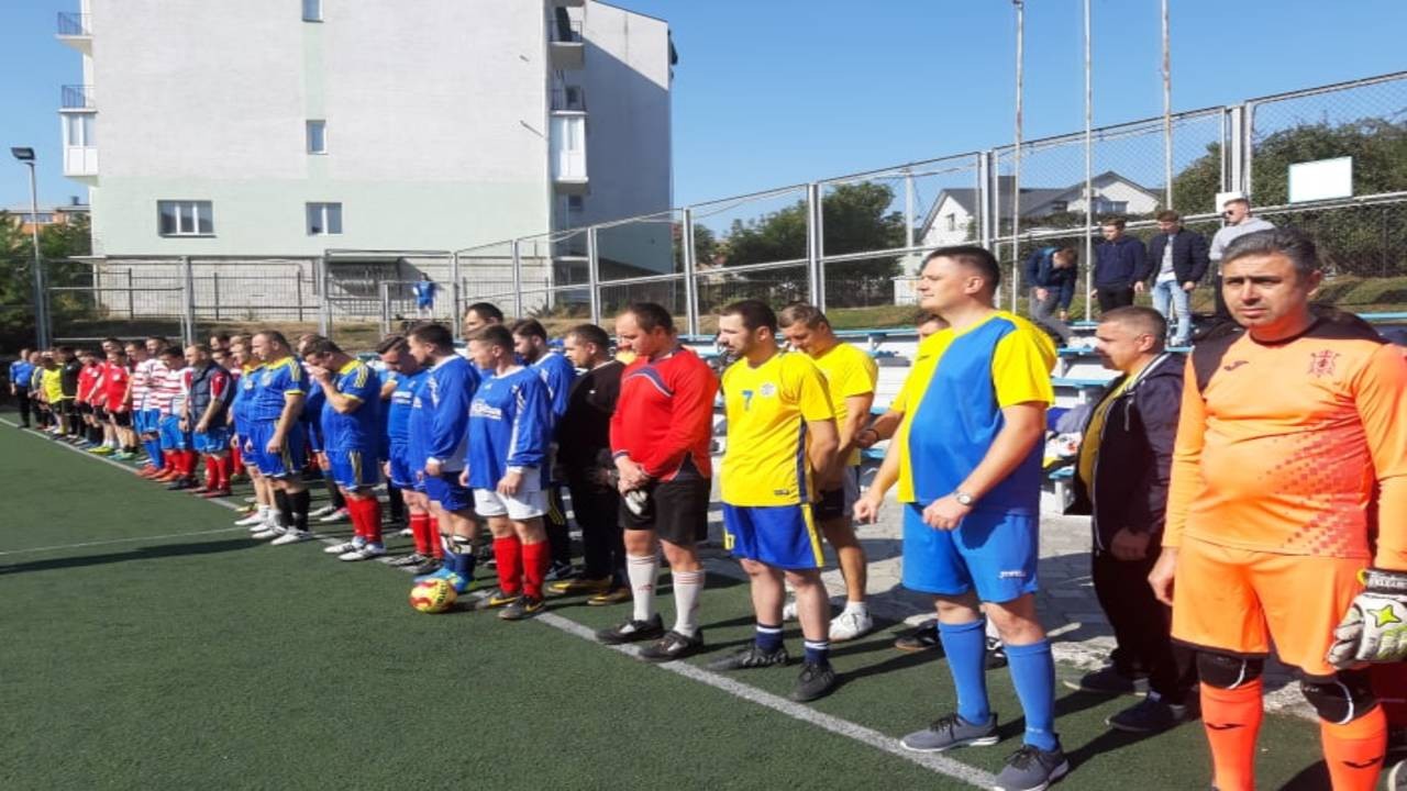 100 священників УГКЦ змагалися в турнірі з міні-футболу в Тернополі