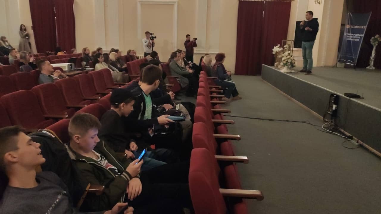 В Українському домі «Перемога» відбувається допрем’єрний показ фільму «Одне життя»